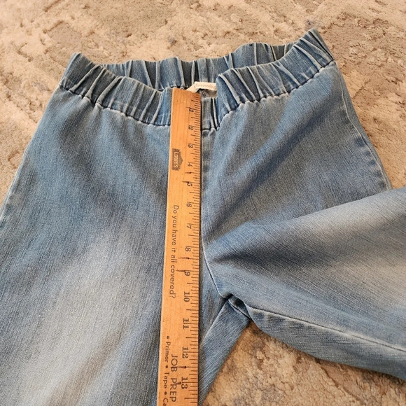Soft Surroundings stretch waist pull on cropped jeans. - Picture 10 of 13